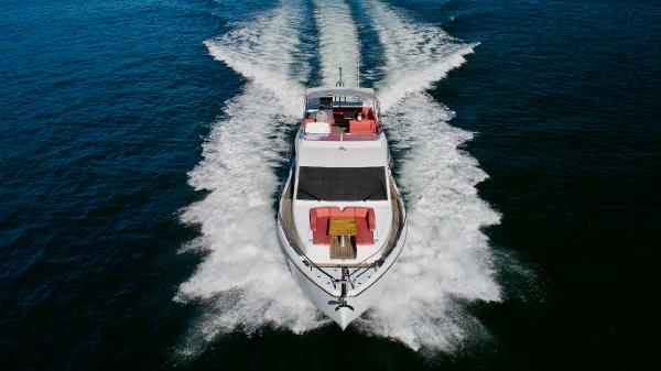 2017 Sealine F530