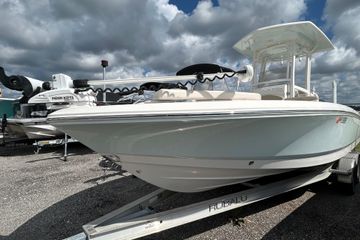 2016 Robalo 246 Cayman