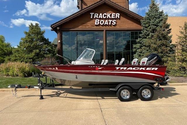 2014 Tracker Targa V-18 Combo