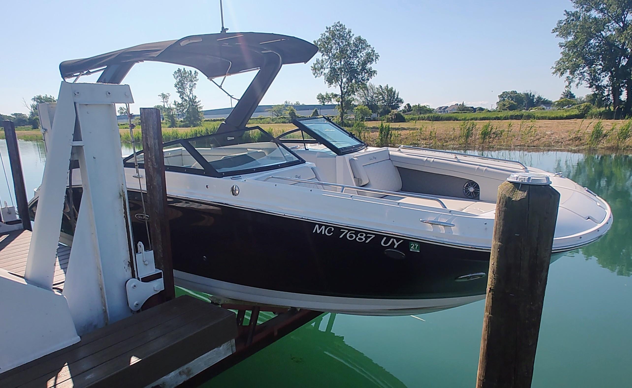 2023 Sea Ray SDX 270