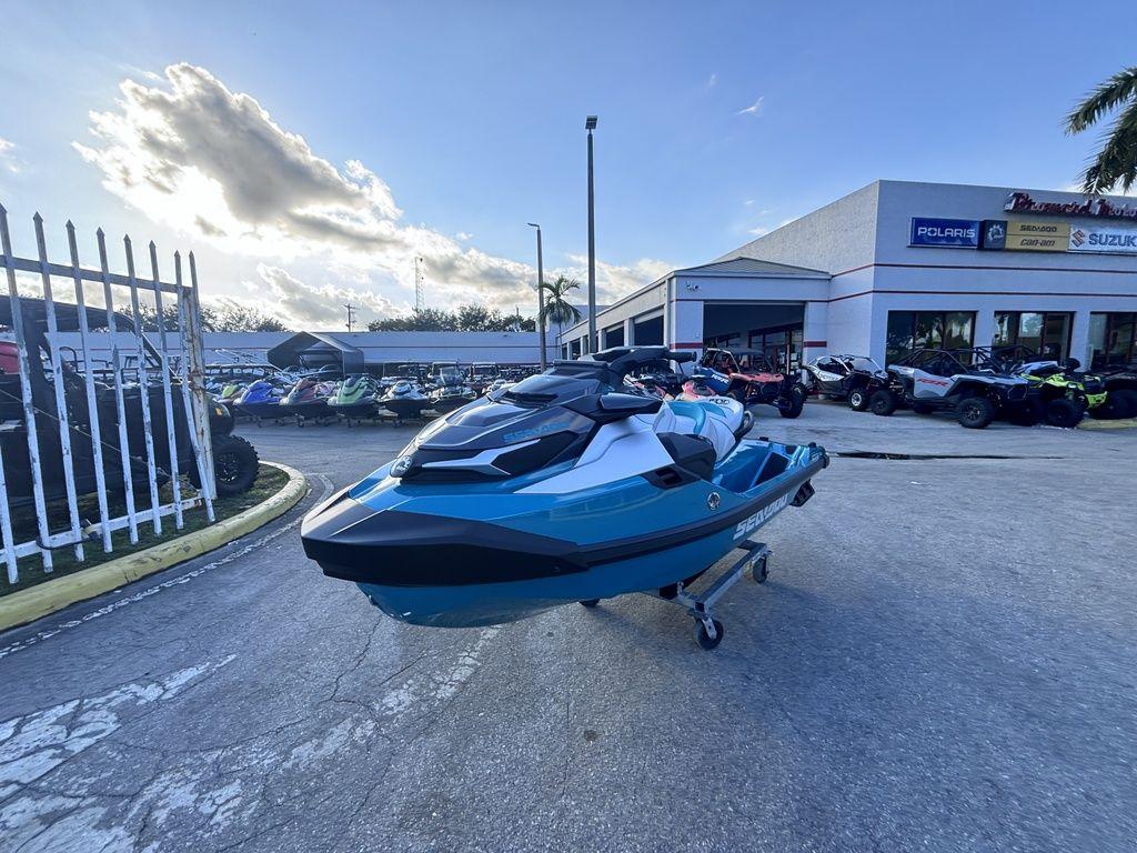 2025 Sea-Doo GTX™ Limited 325 White Pearl Premium