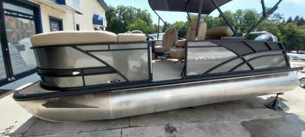 2024 Sylvan Mirage 8520 CLZ DH