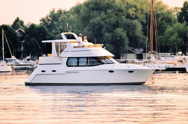 2003 Carver 356 Motor Yacht
