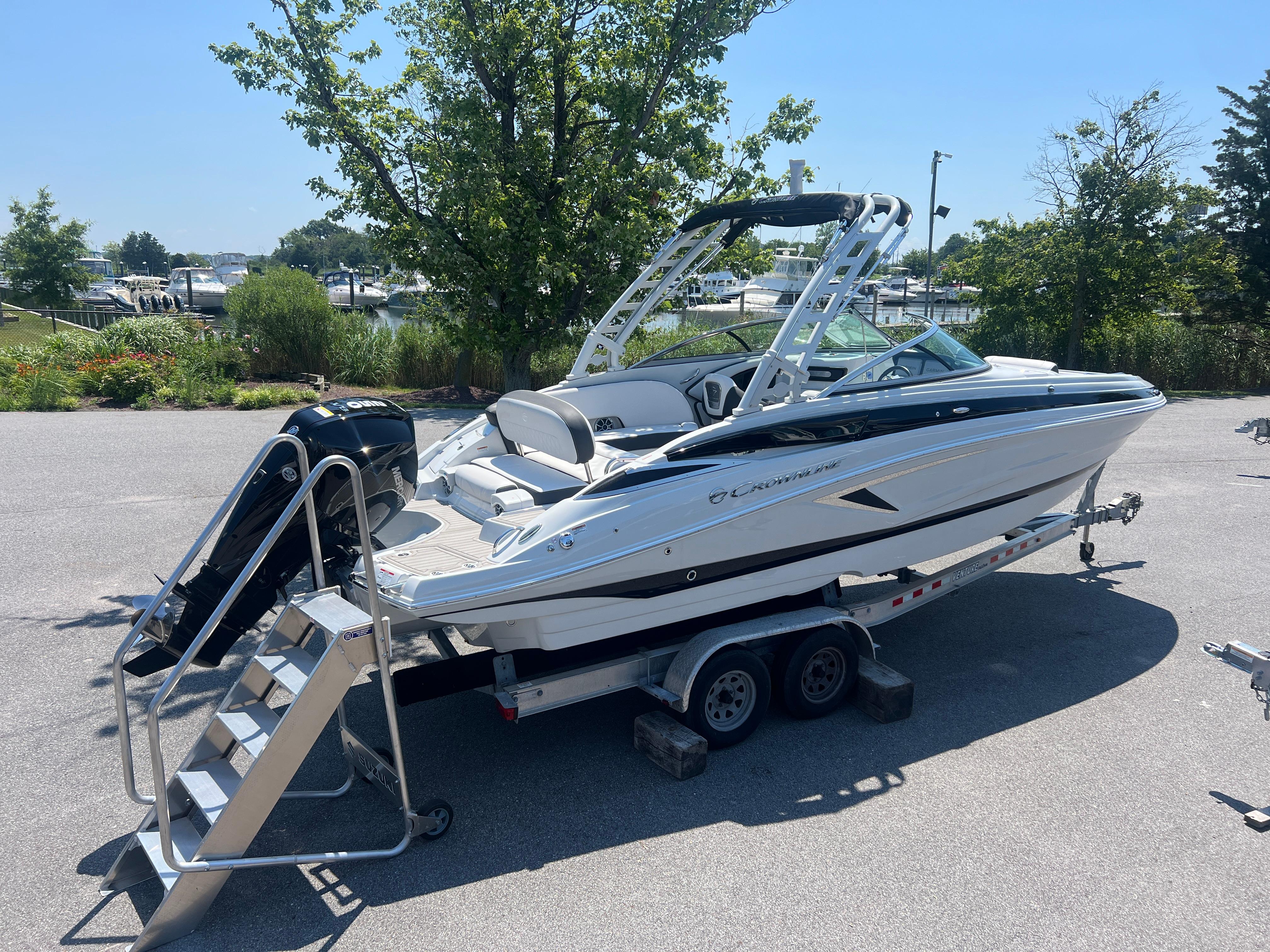 2026 Crownline E260 XS