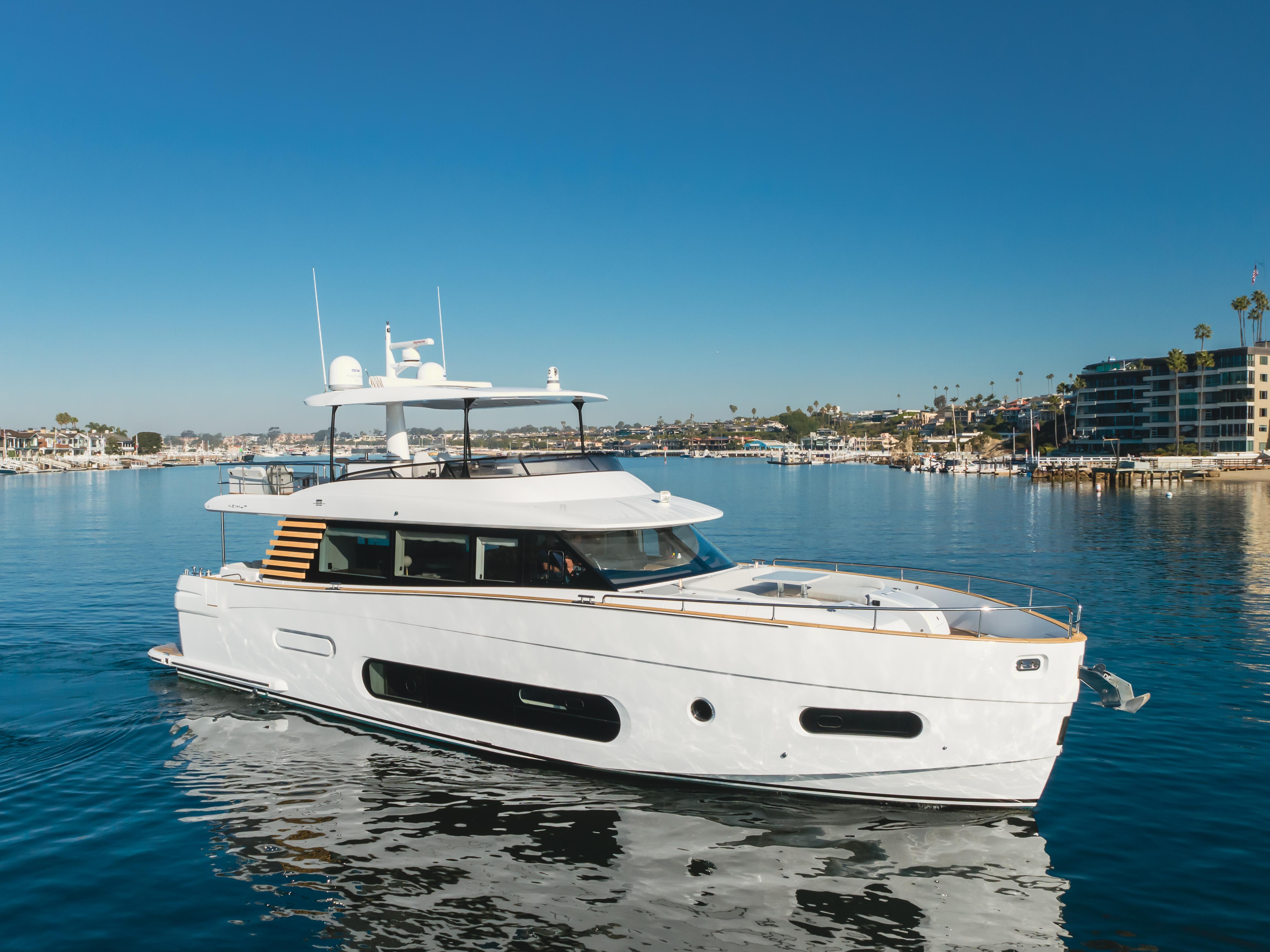2022 Azimut Magellano 66