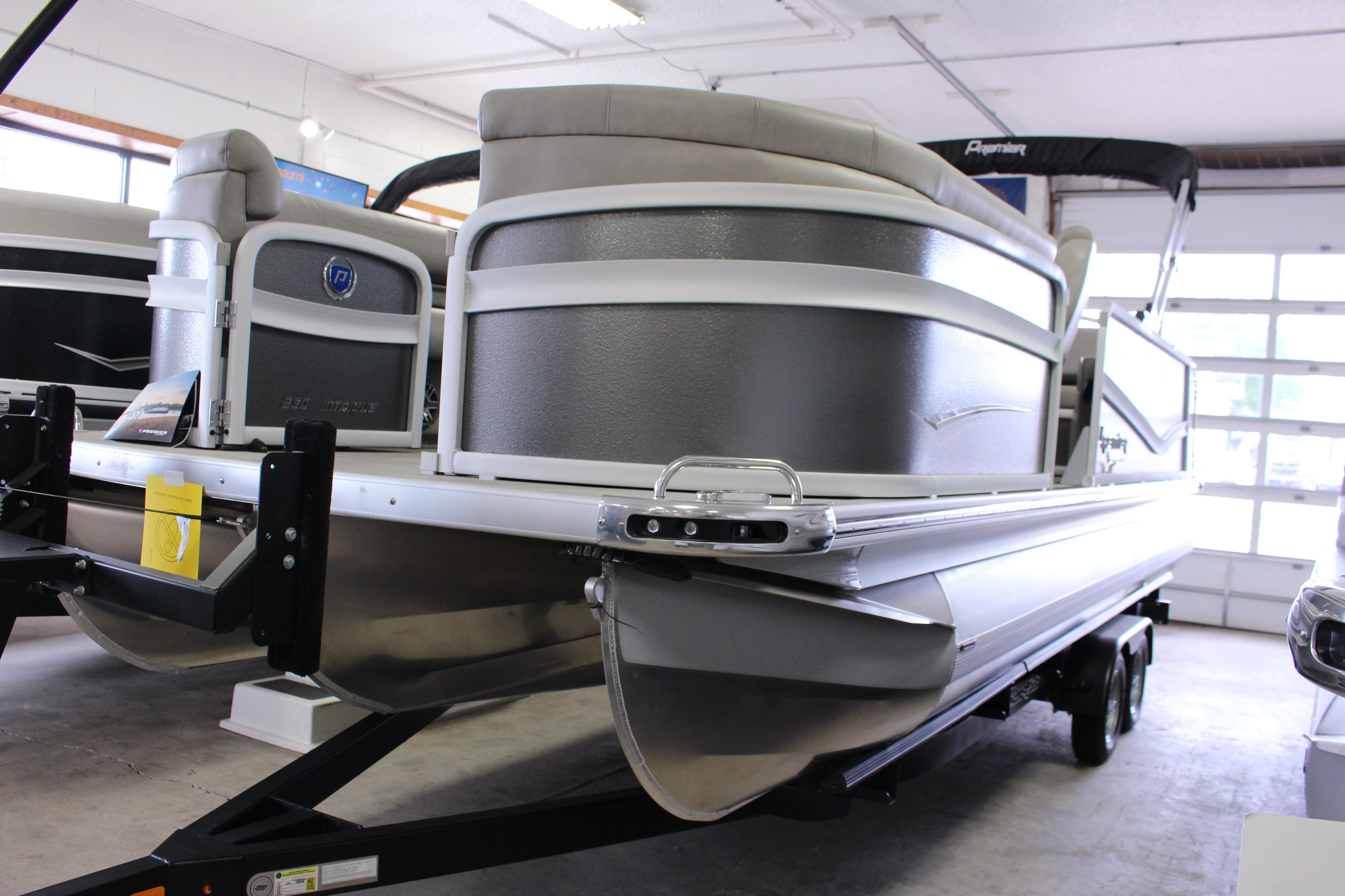 2022 Premier Intrigue 230 Bed