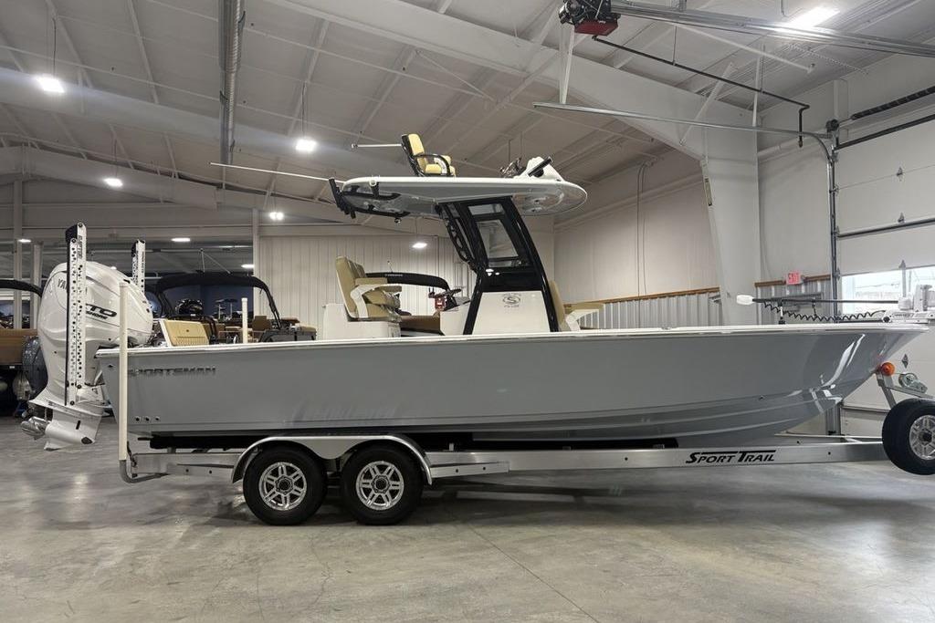 2025 Sportsman Masters 267OE Bay Boat