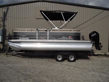 2023 Sun Tracker Party Barge 20 DLX