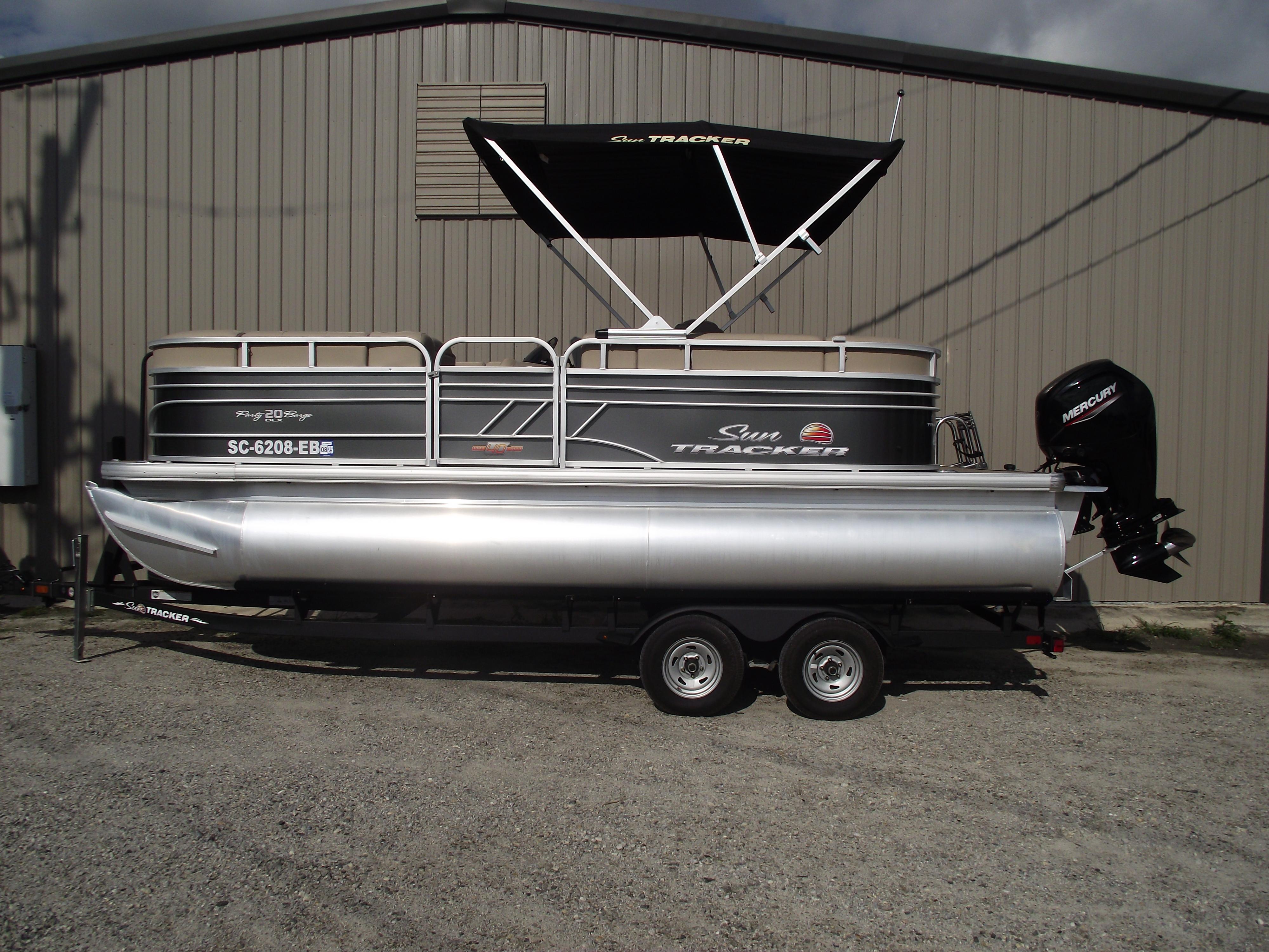 2023 Sun Tracker Party Barge 20 DLX
