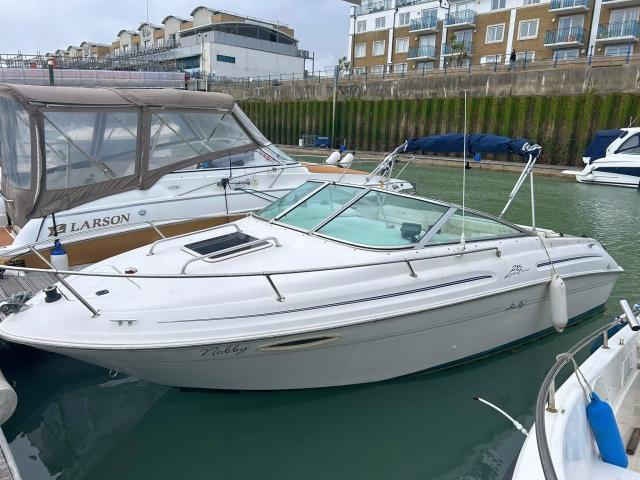 2000 Sea Ray 215 Express Cruiser