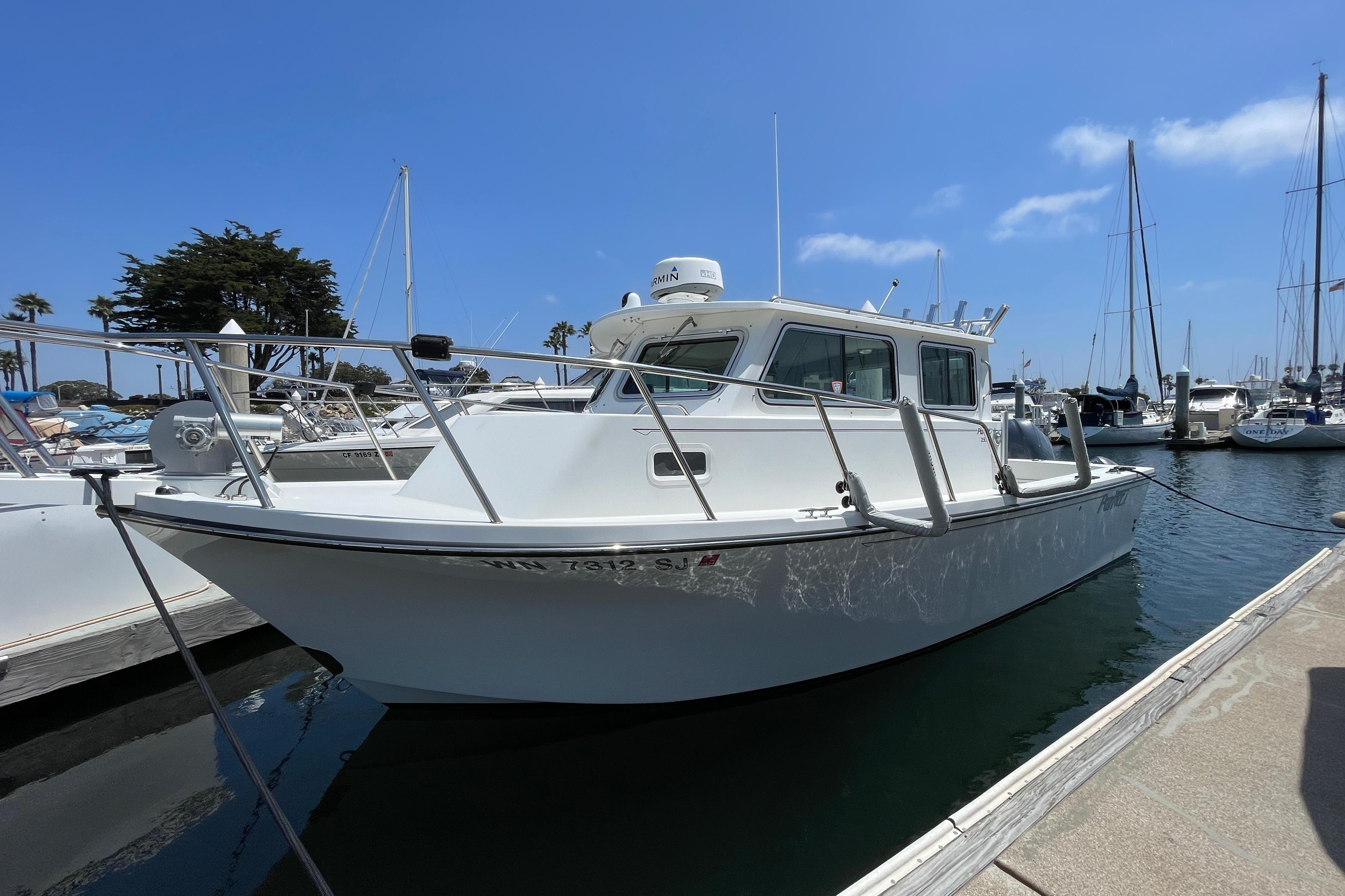2016 Parker 2530 Extended Sport Cabin