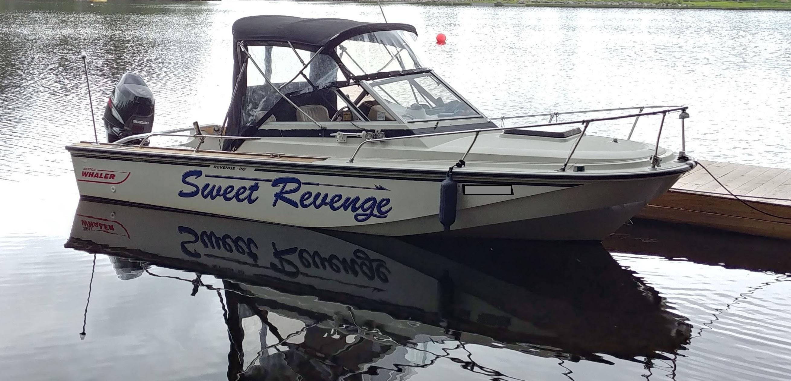 1984 Boston Whaler Revenge 20