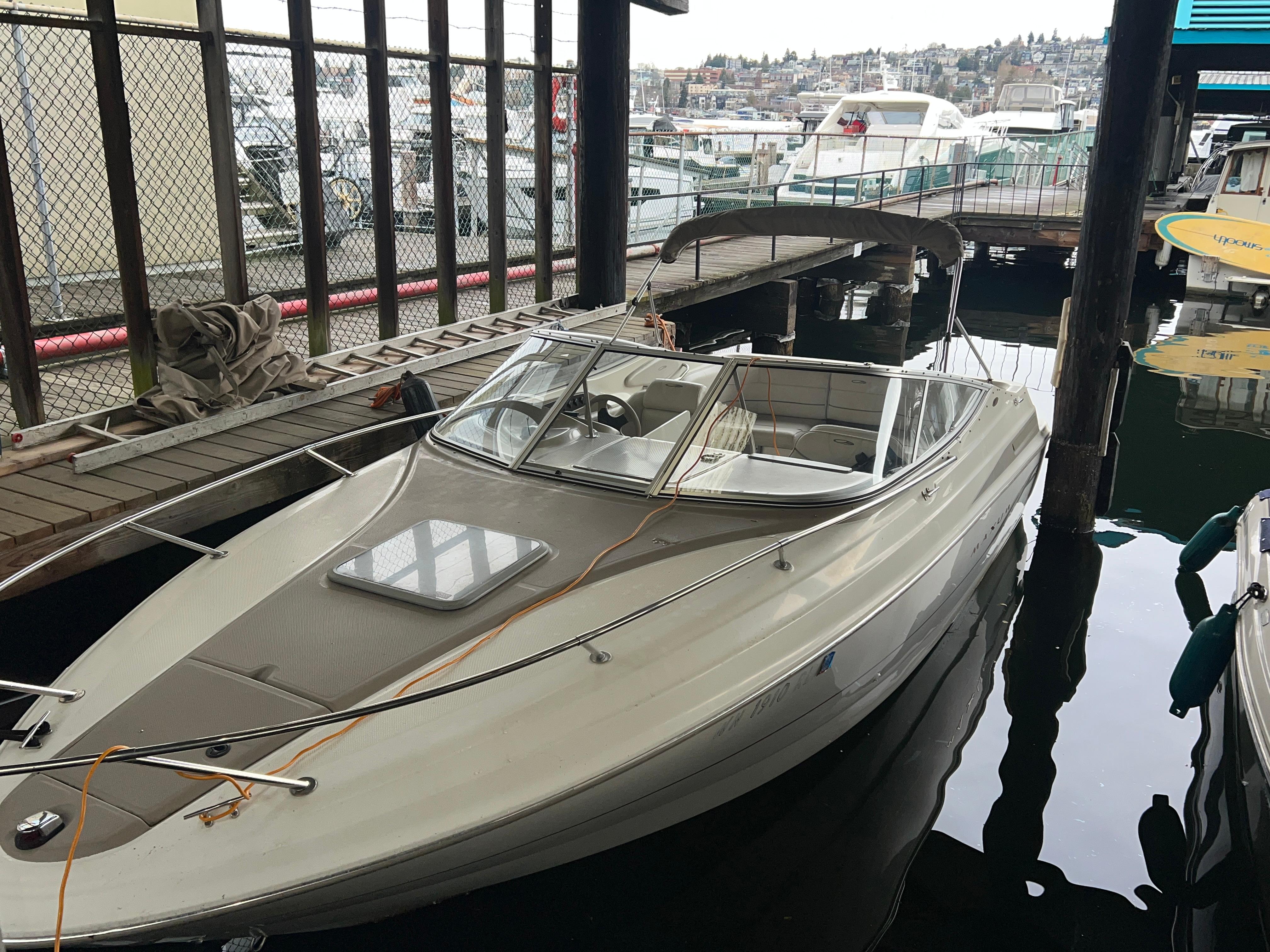 2000 Maxum 2300
