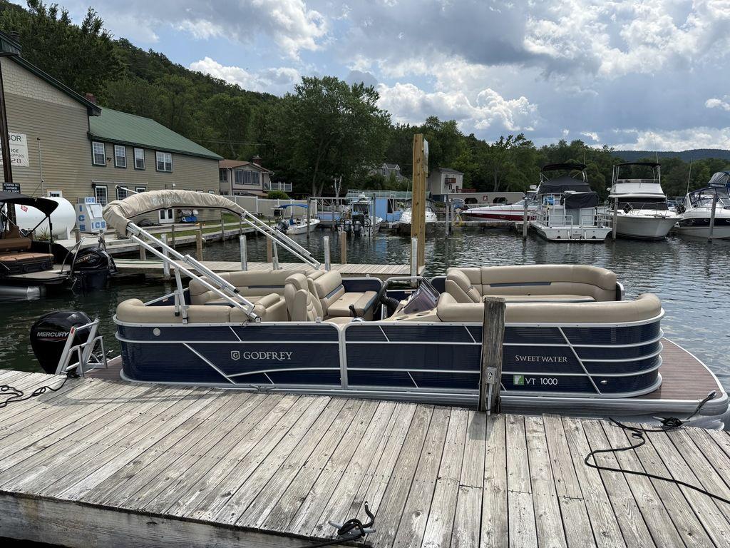 2020 Godfrey SW 2286 SB TT-27
