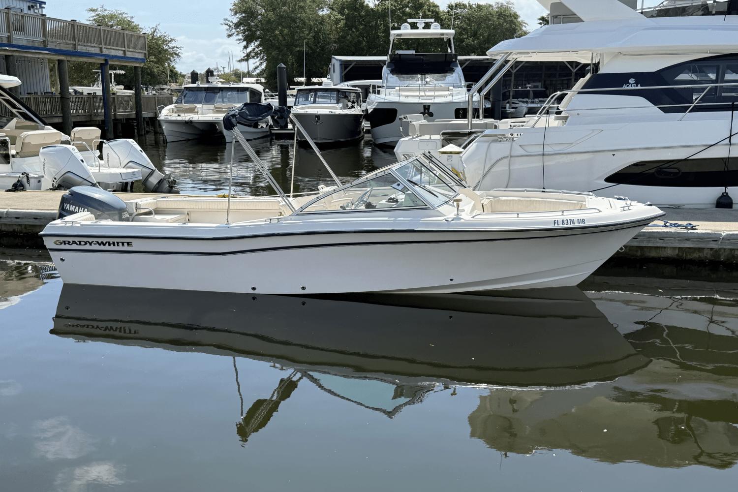 2002 Grady-White 223 Dual Console