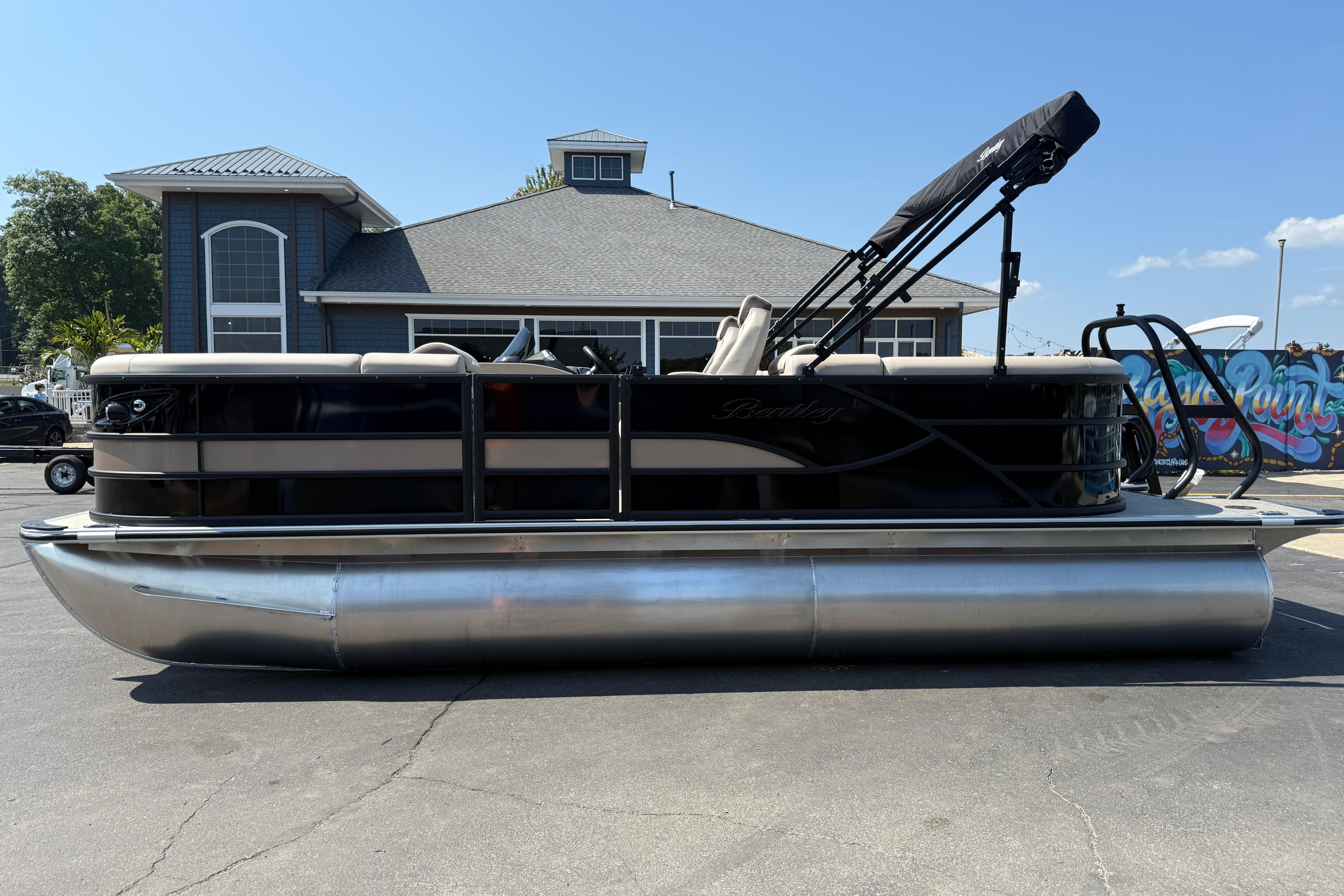 2026 Bentley Pontoons Legacy 200 Navigator