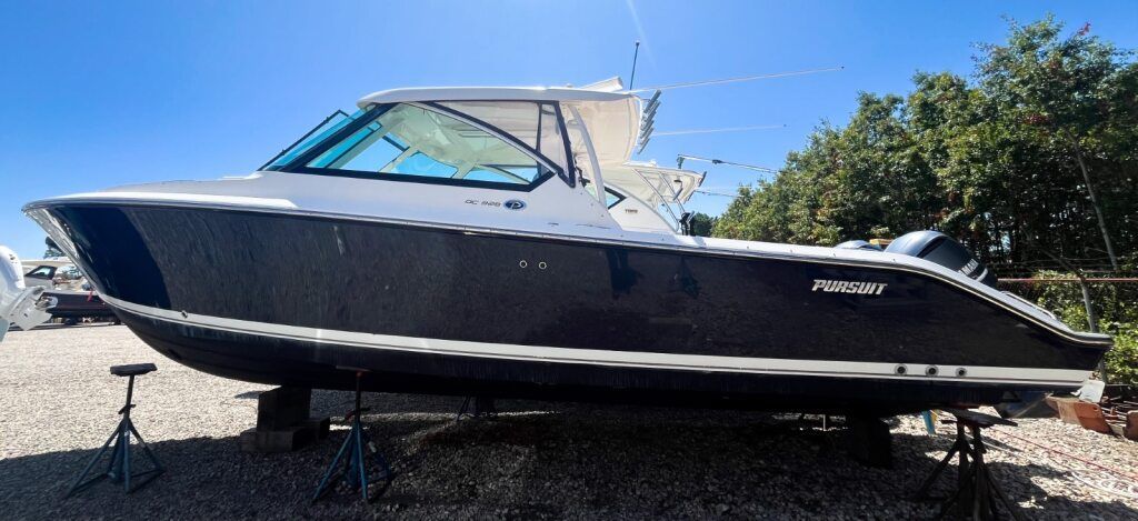 2015 Pursuit DC 325 Dual Console