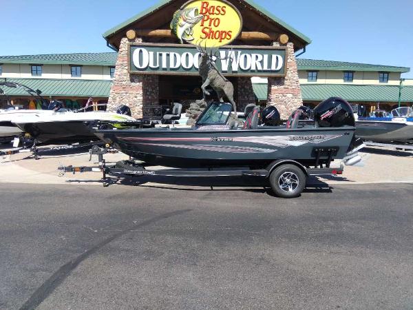 Ranger VS1782SC Angler 2024 Ranger VS1782SC Angler boat displayed at Bass Pro Shops Outdoor World.