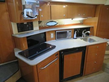 2005 Maxum 3300 SE