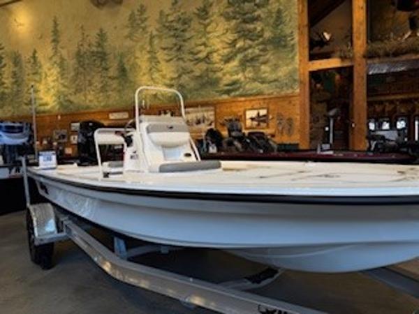 2025 Mako 18 LTS