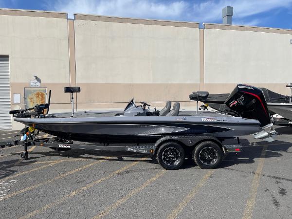 2025 Triton 20XP Patriot