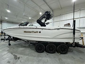 2025 MasterCraft X24