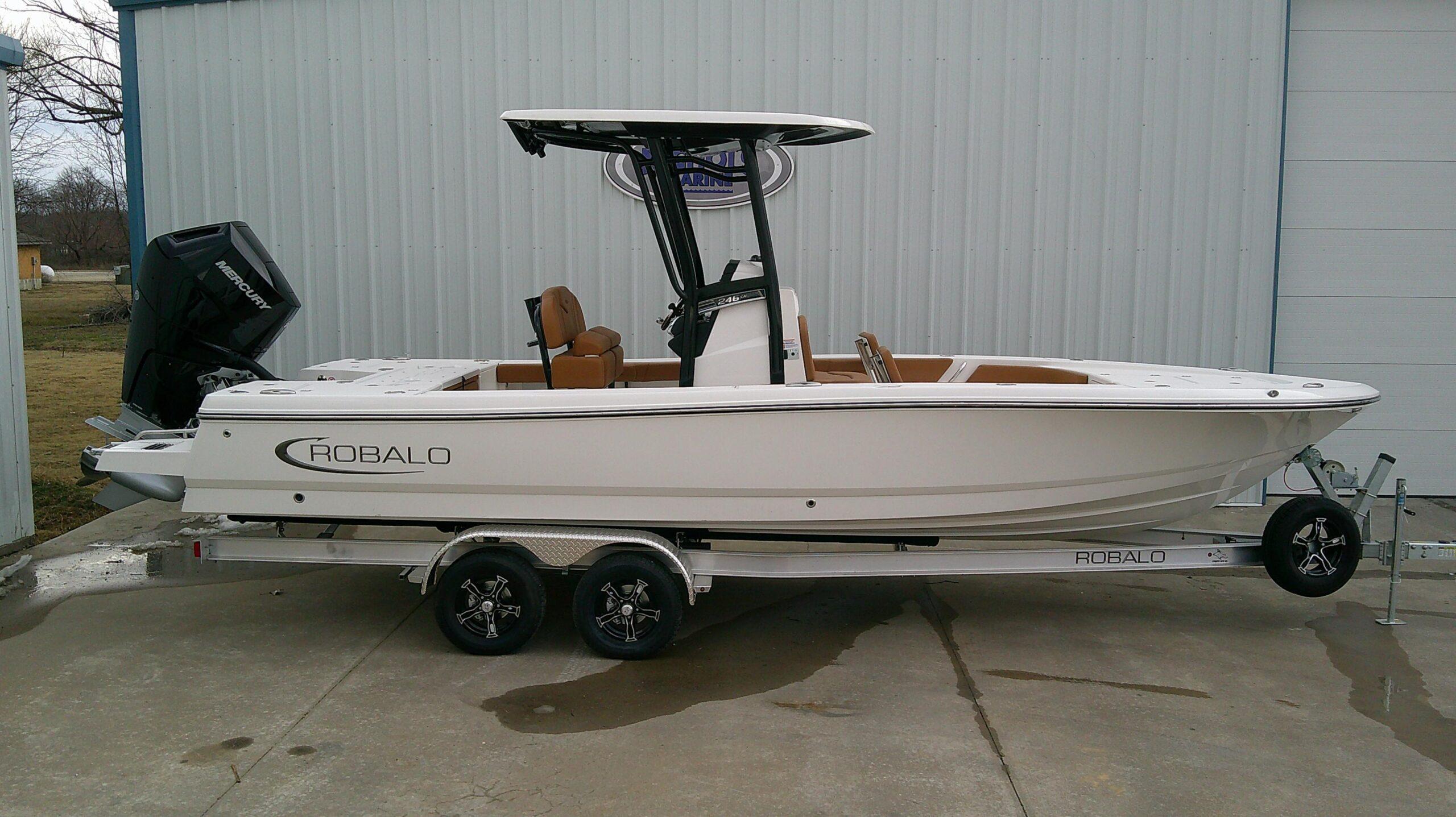 Robalo 246 Cayman