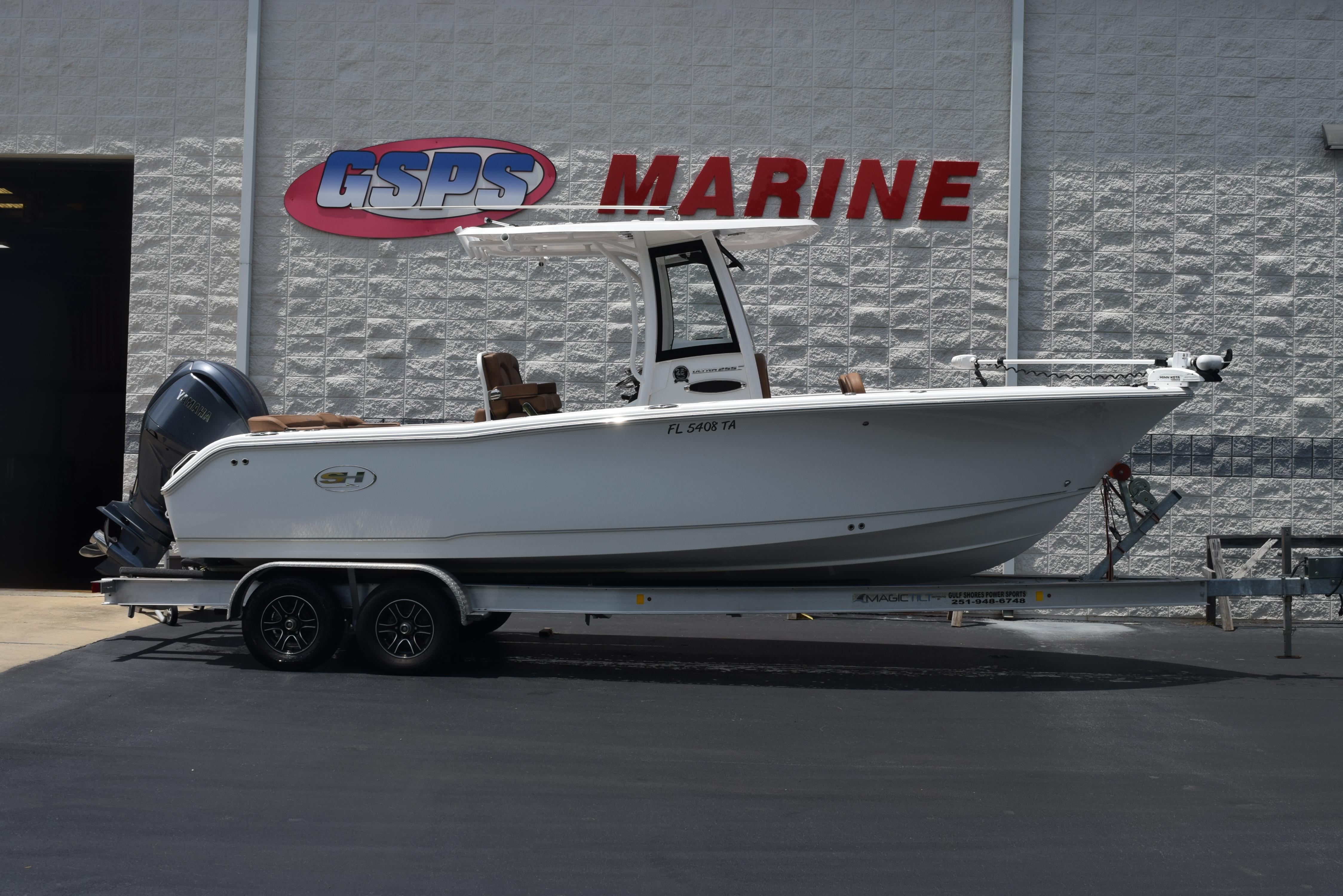 Sea Hunt Ultra 255 SE 2021 Sea Hunt Ultra 255 SE boat on trailer at GSPS Marine dealership.