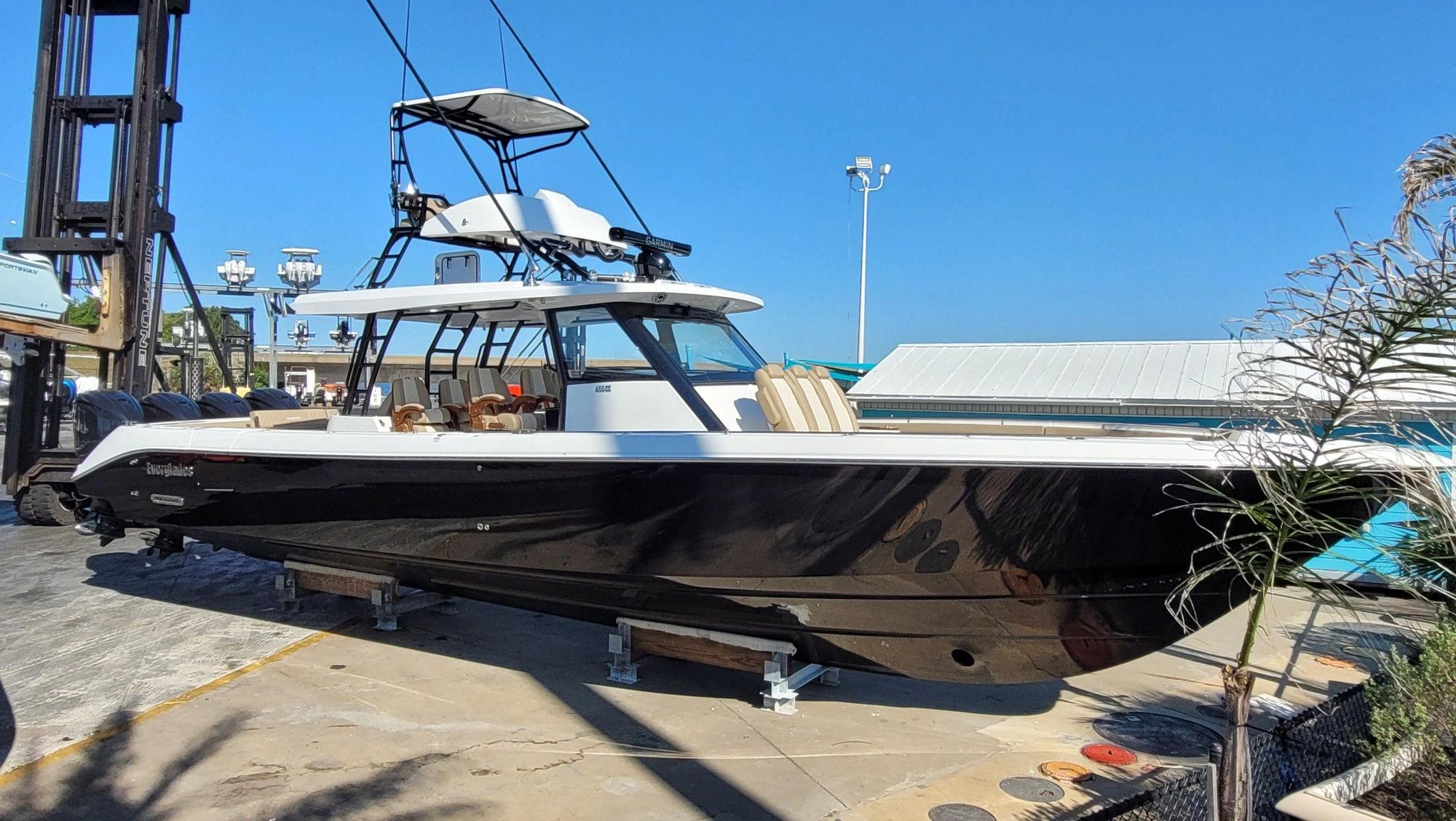 2025 Everglades 455 CC