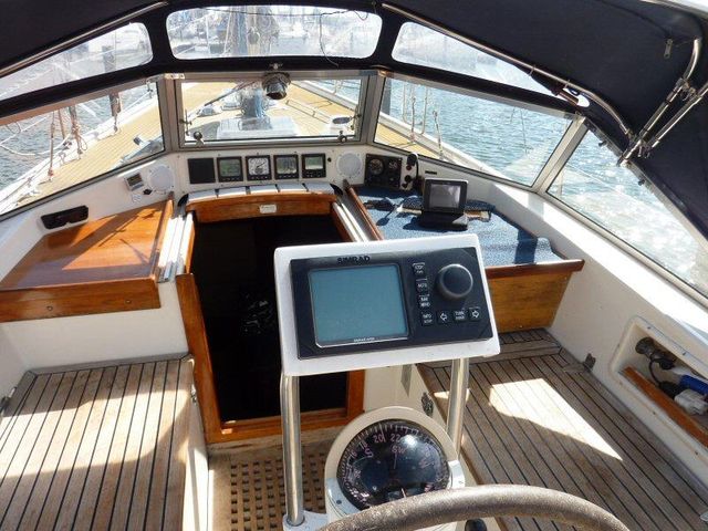 Hallberg Rassy 38