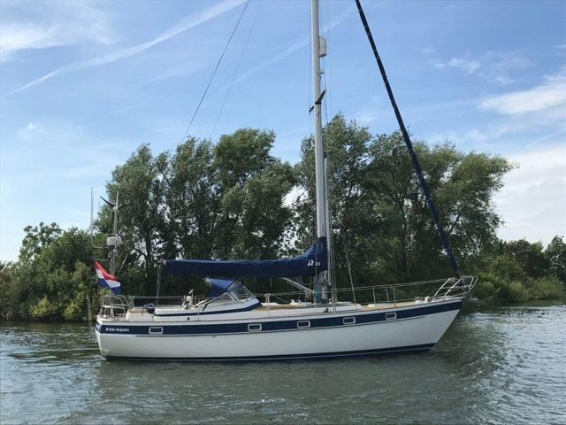 Hallberg Rassy 38