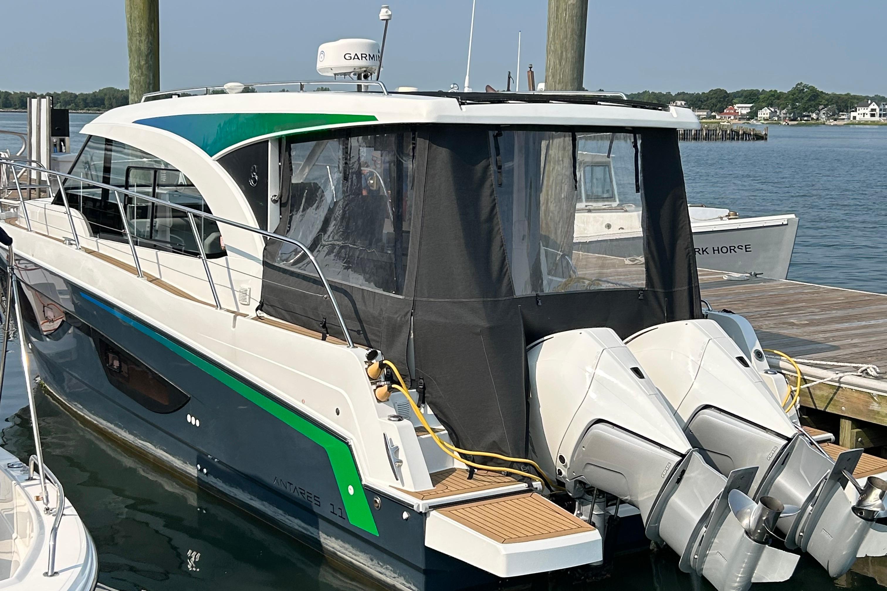 2022 Beneteau Antares 11
