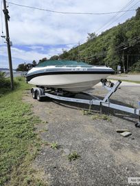 2000 Crownline 225 BR