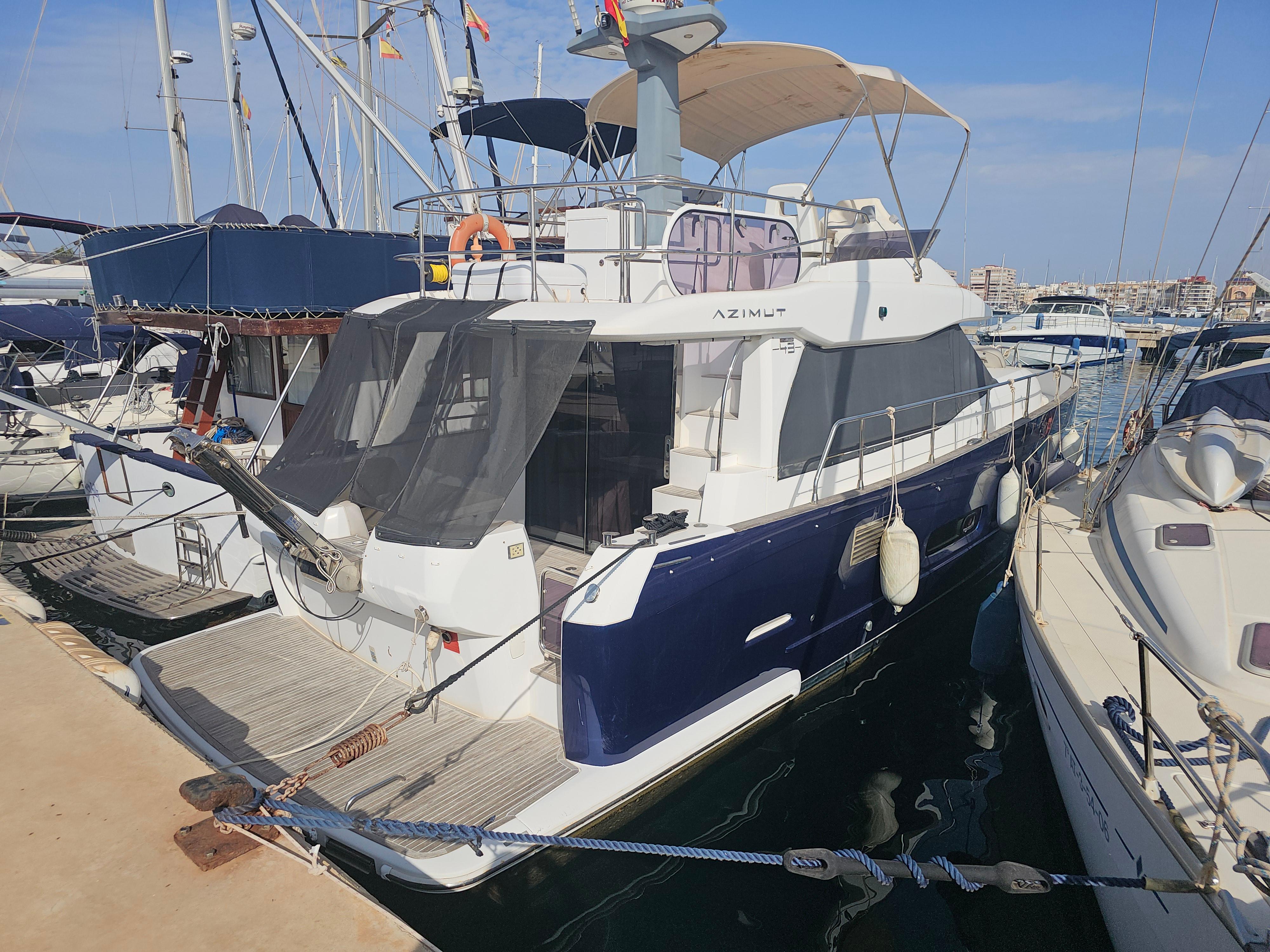2014 Azimut Magellano 43
