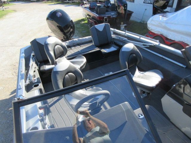 2025 Vexus ADX190 / Mercury 150 ProXS / Seating for 6 Adults
