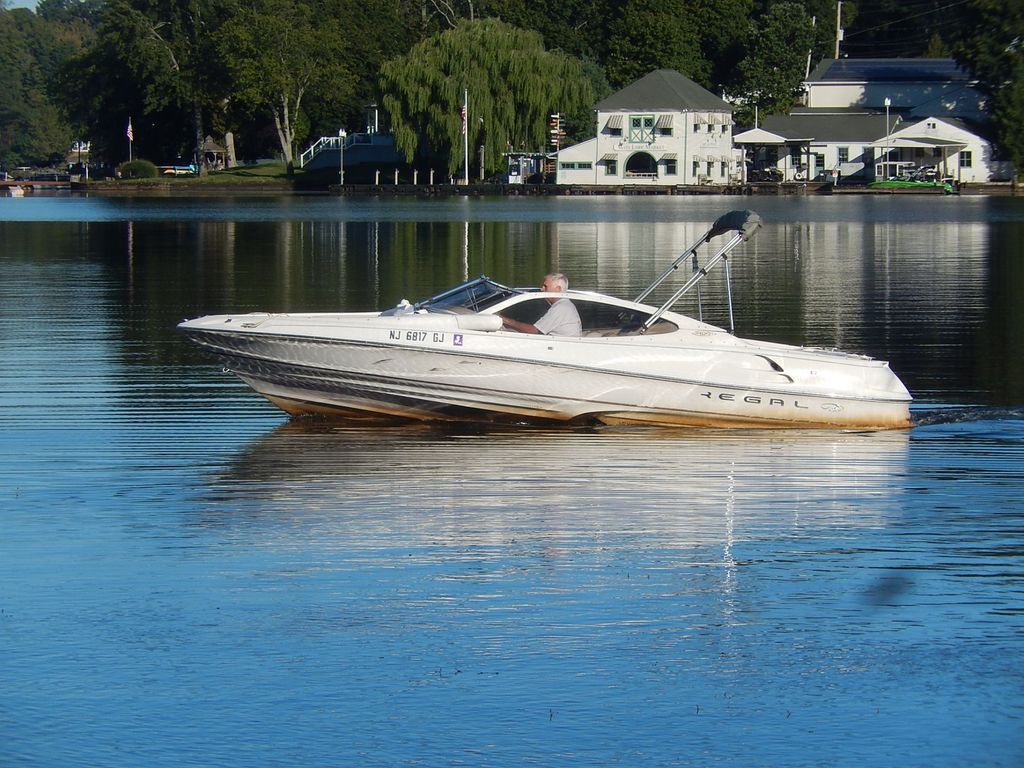 2000 Regal 2100 LSR