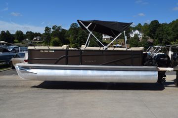 2024 Crest Classic LX 220 L