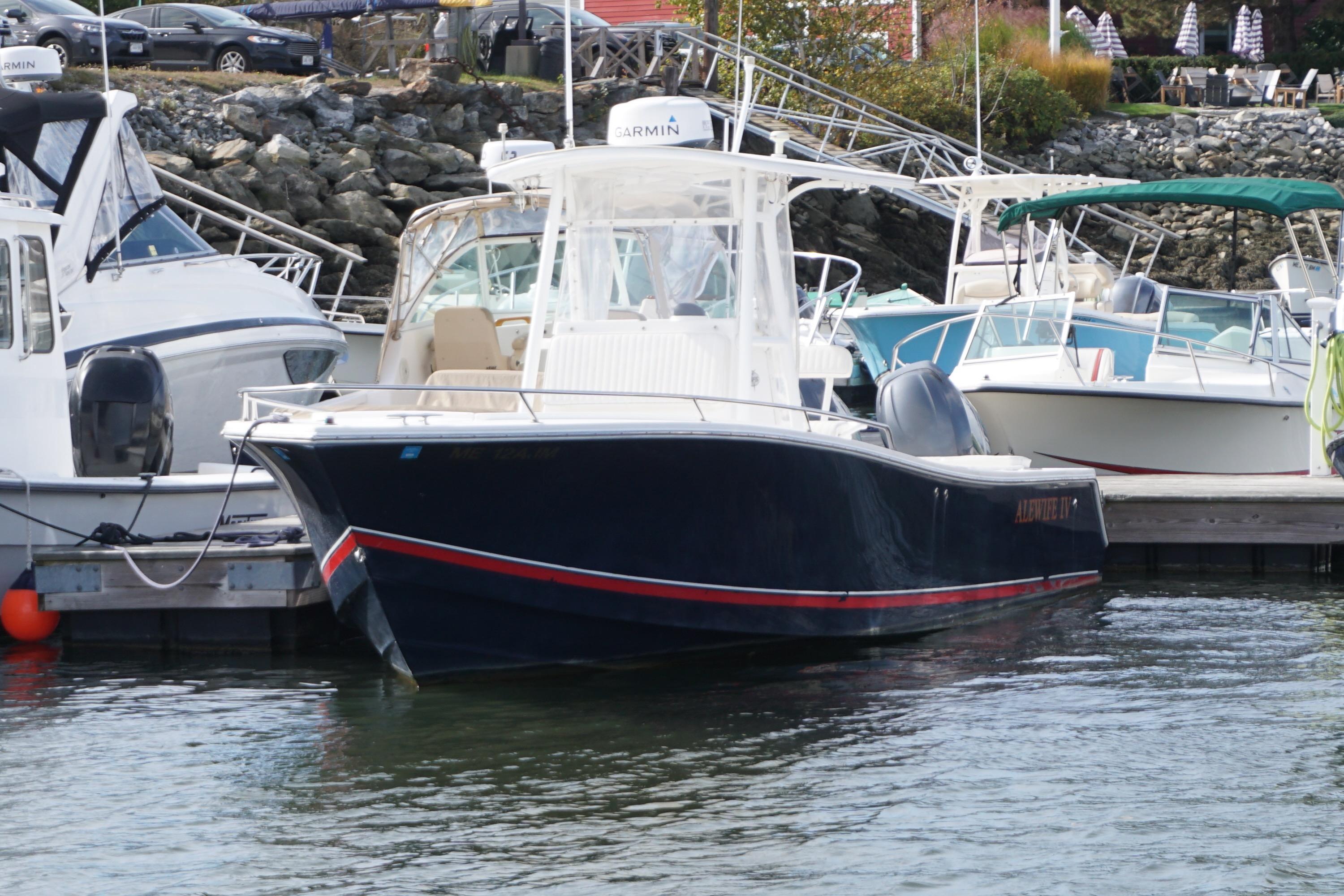 2004 Regulator 24 Forward Seating