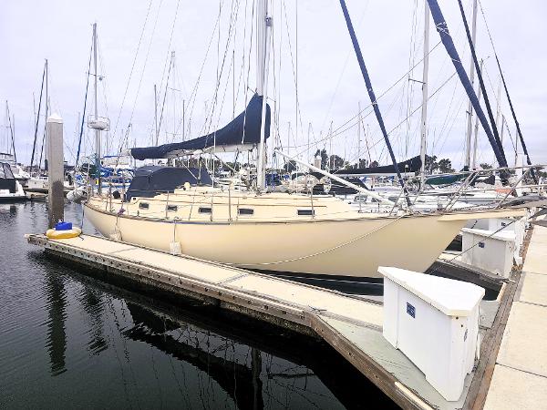 1990 Island Packet 35