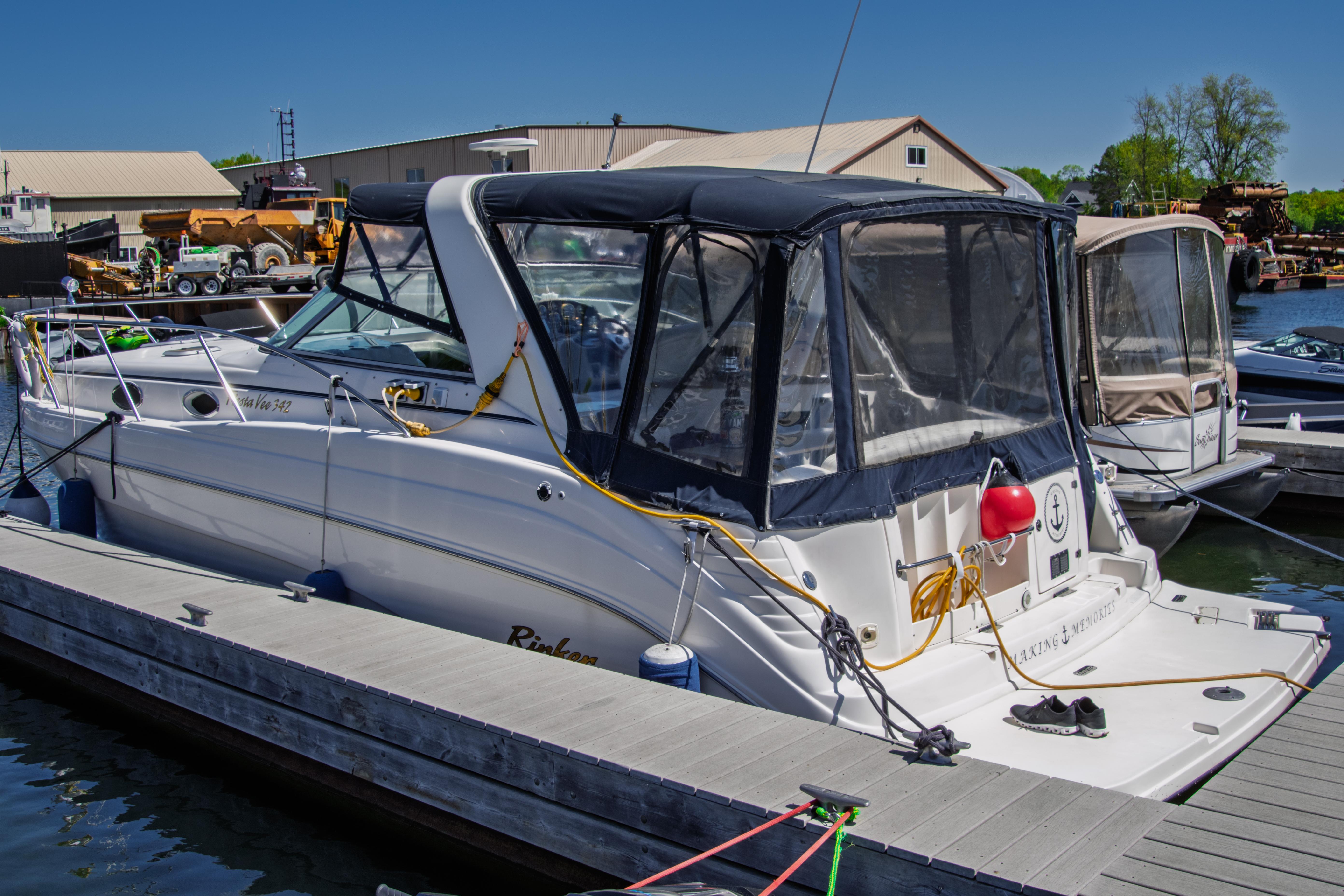2003 Rinker Fiesta Vee 342