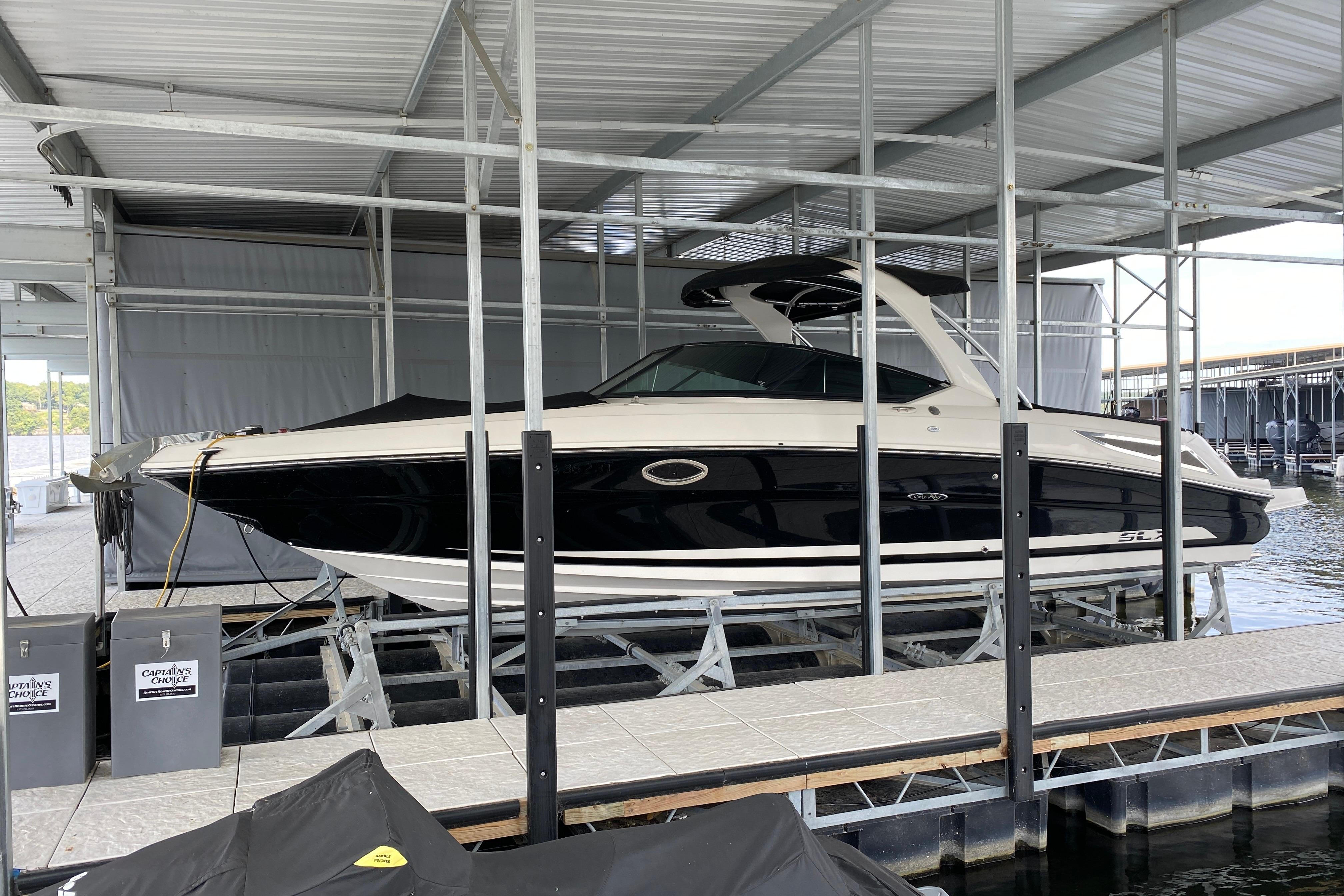 2015 Sea Ray 300 SLX
