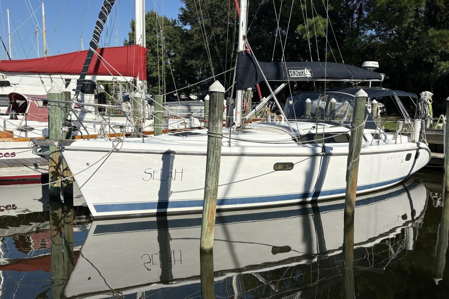 2000 Hunter 380