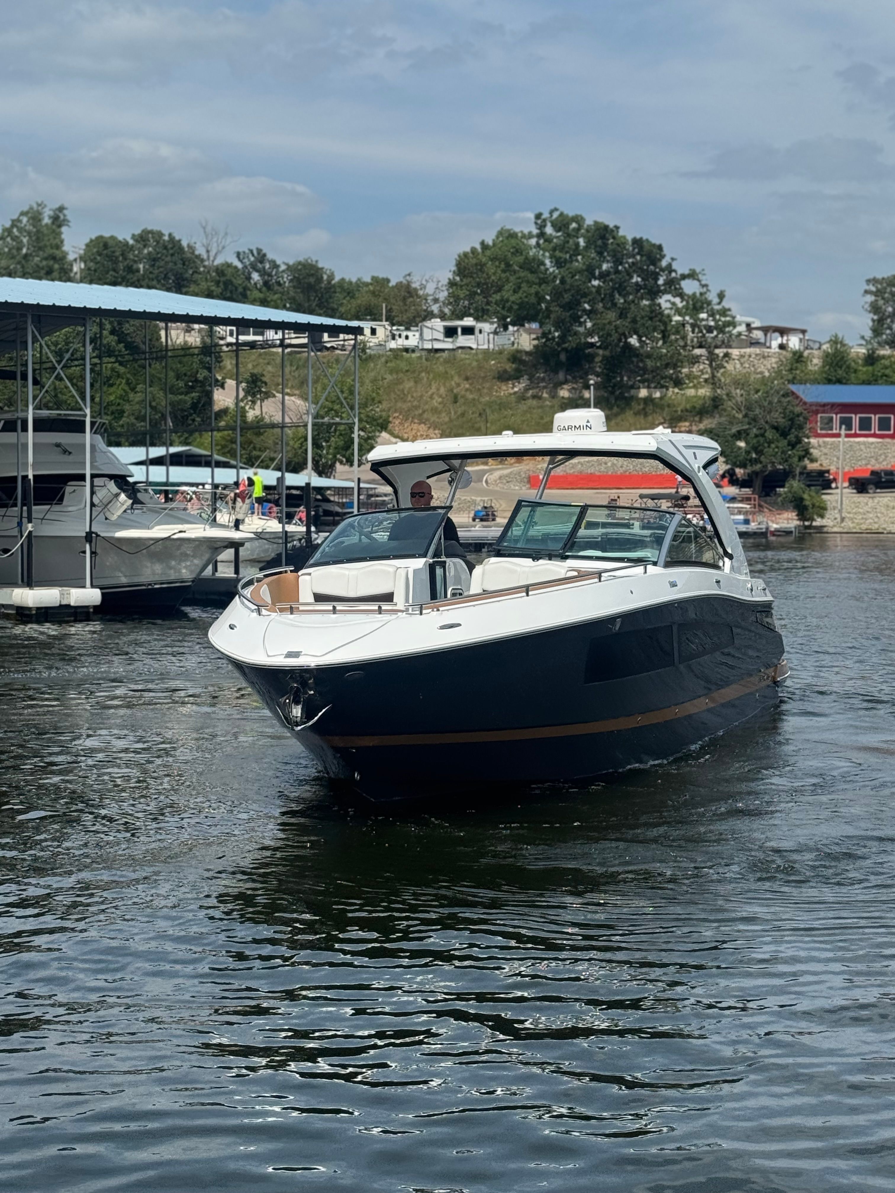 2023 Four Winns H350