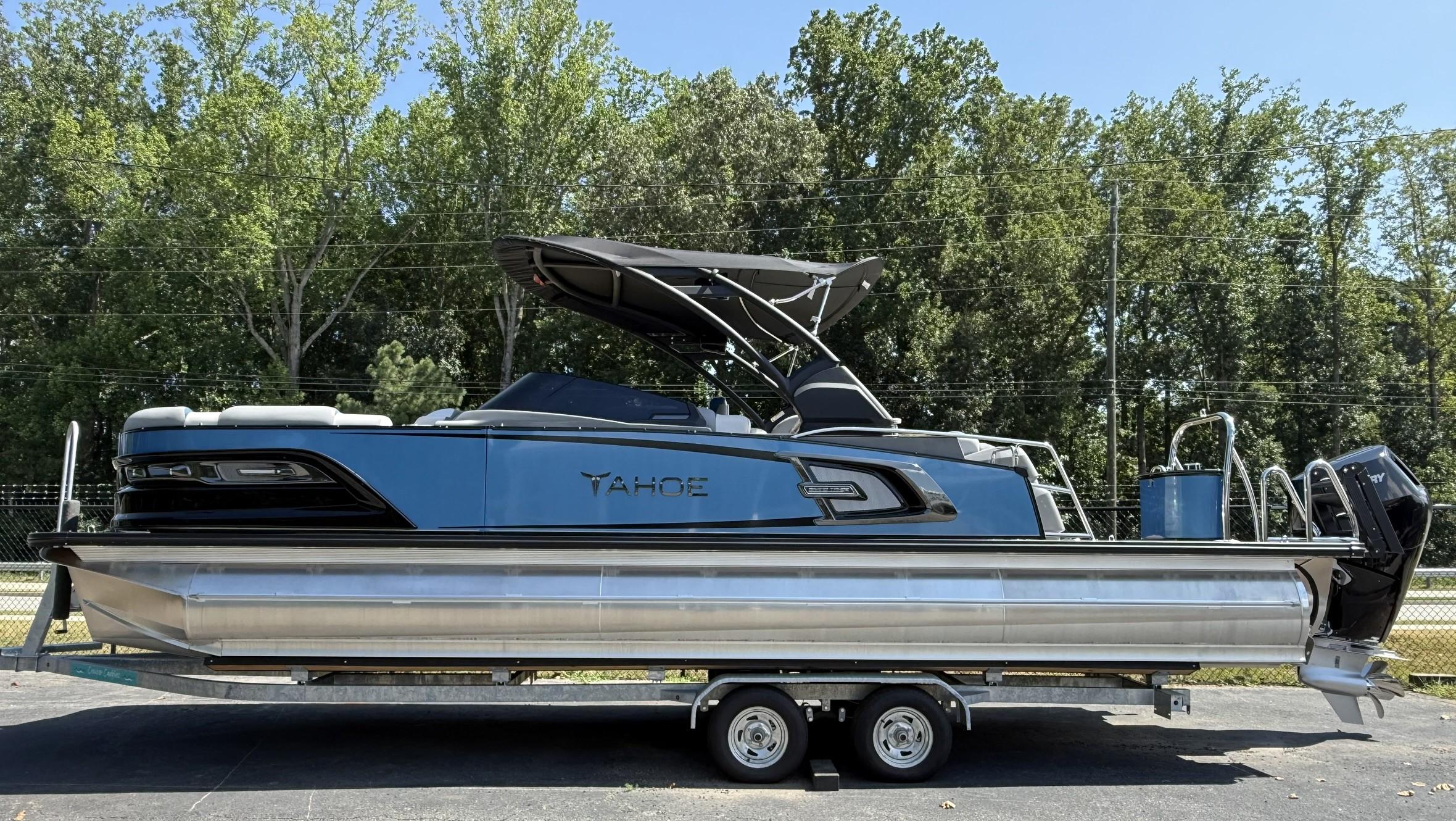 2025 Tahoe Pontoon Grand Tahoe Elite WIndshield
