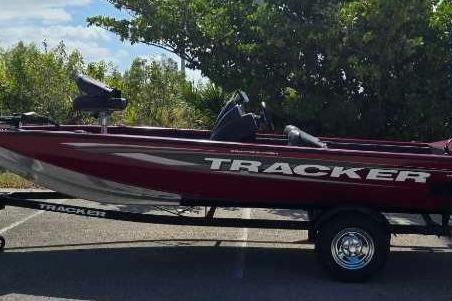 2025 Tracker Pro Team 175 Crappie Edition