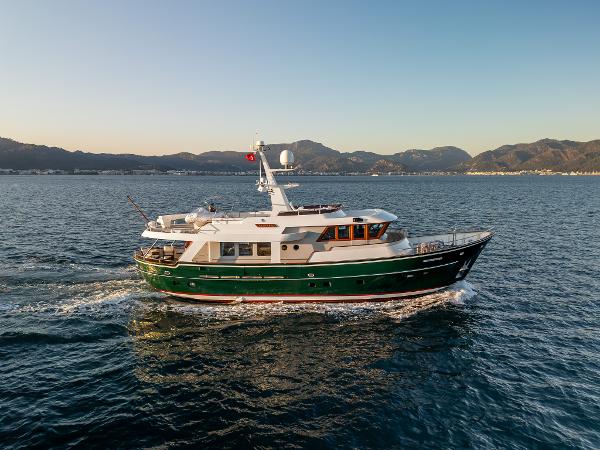 1993 Motor Yacht 71'