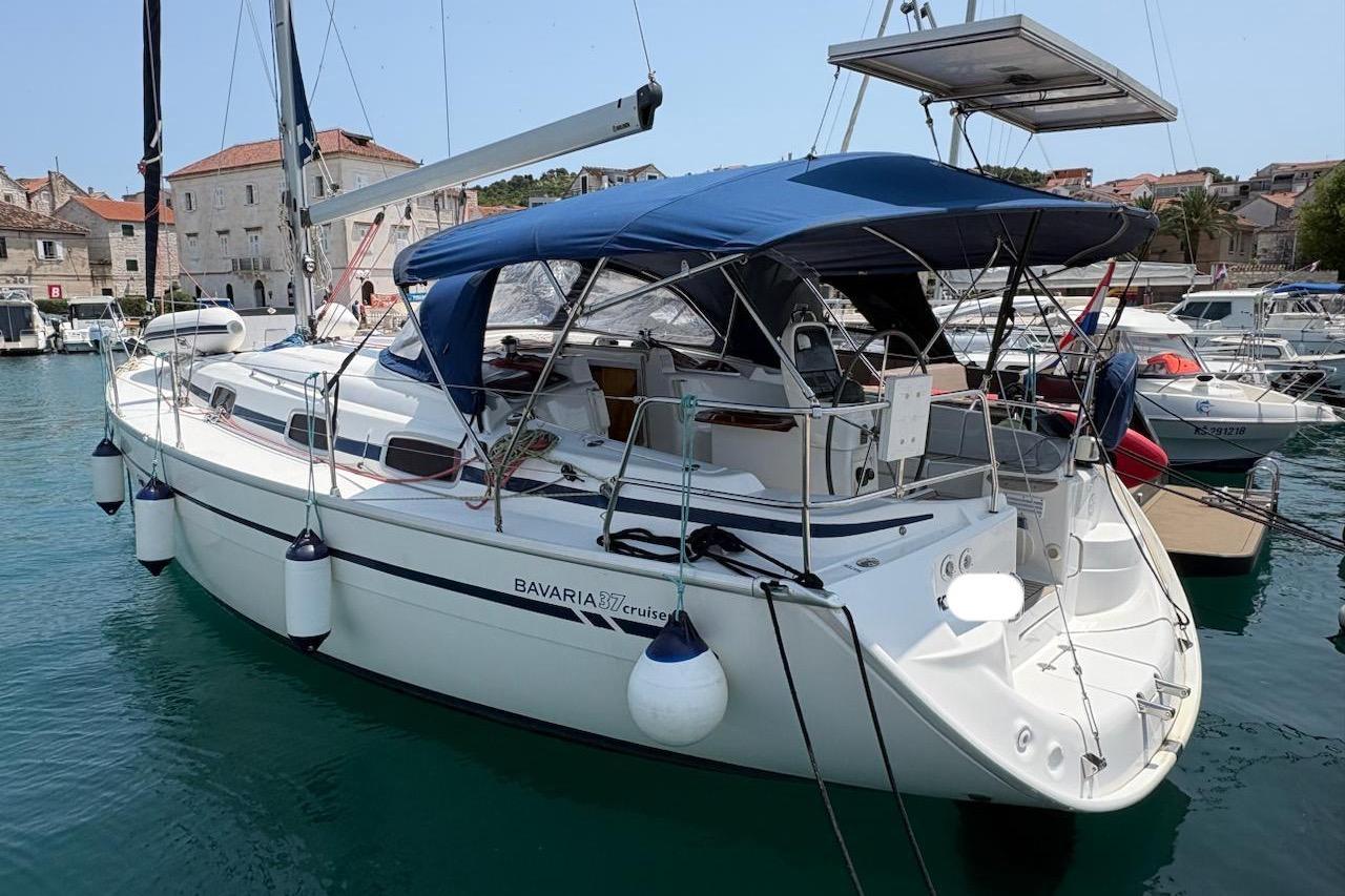 2008 Bavaria Cruiser 37