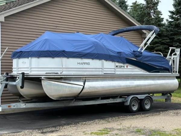 2017 Harris grand marine 230