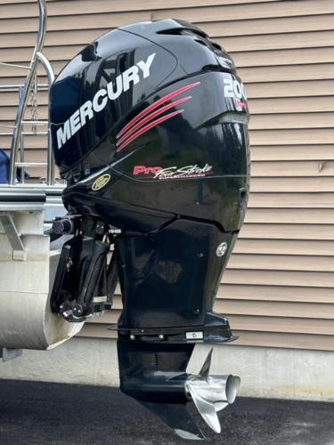 2017 Harris grand marine 230