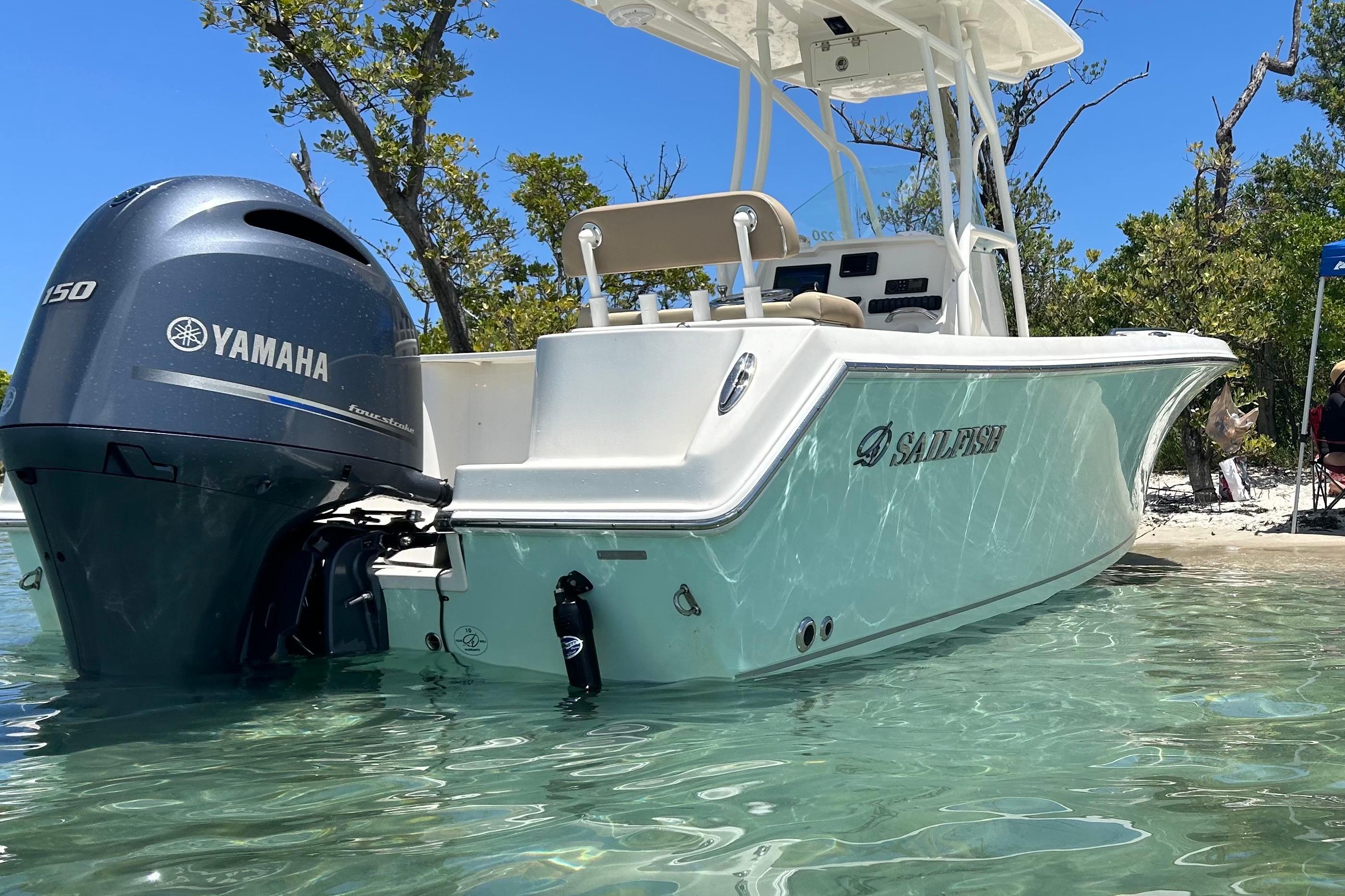 2021 Sailfish 220 CC